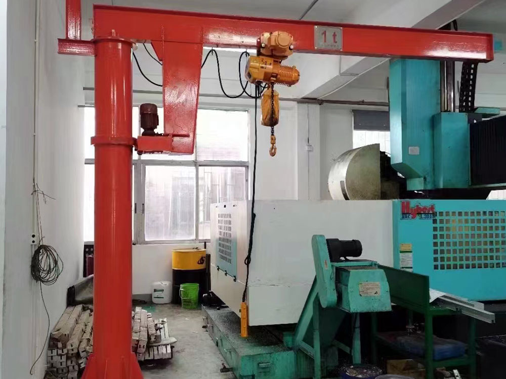 起重機(jī)發(fā)動(dòng)機(jī)溫度過(guò)高時(shí)要這樣做！